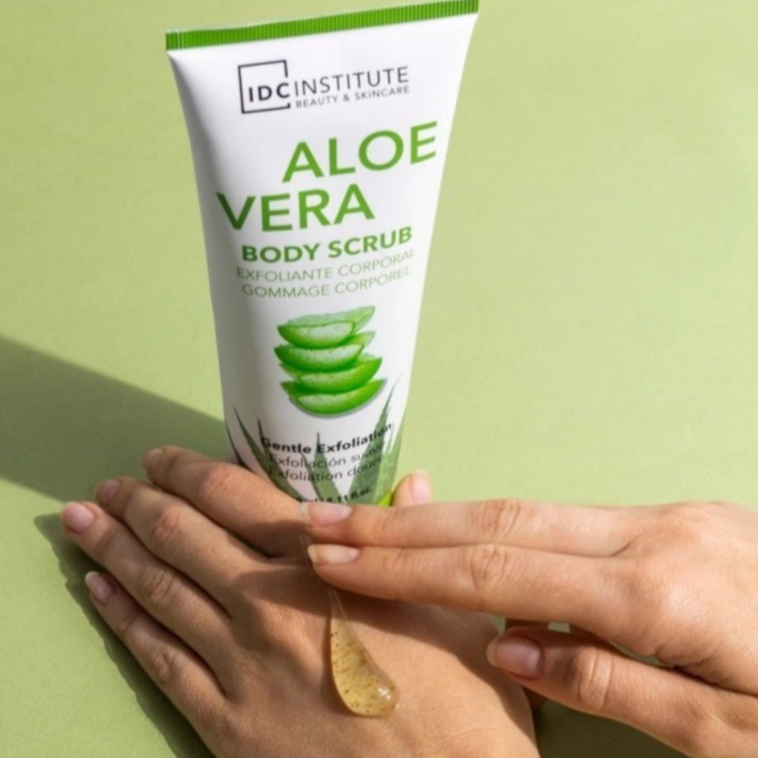 IDC Aloe Vera Body Scrub tělový scrub s aloe vera 240 ml