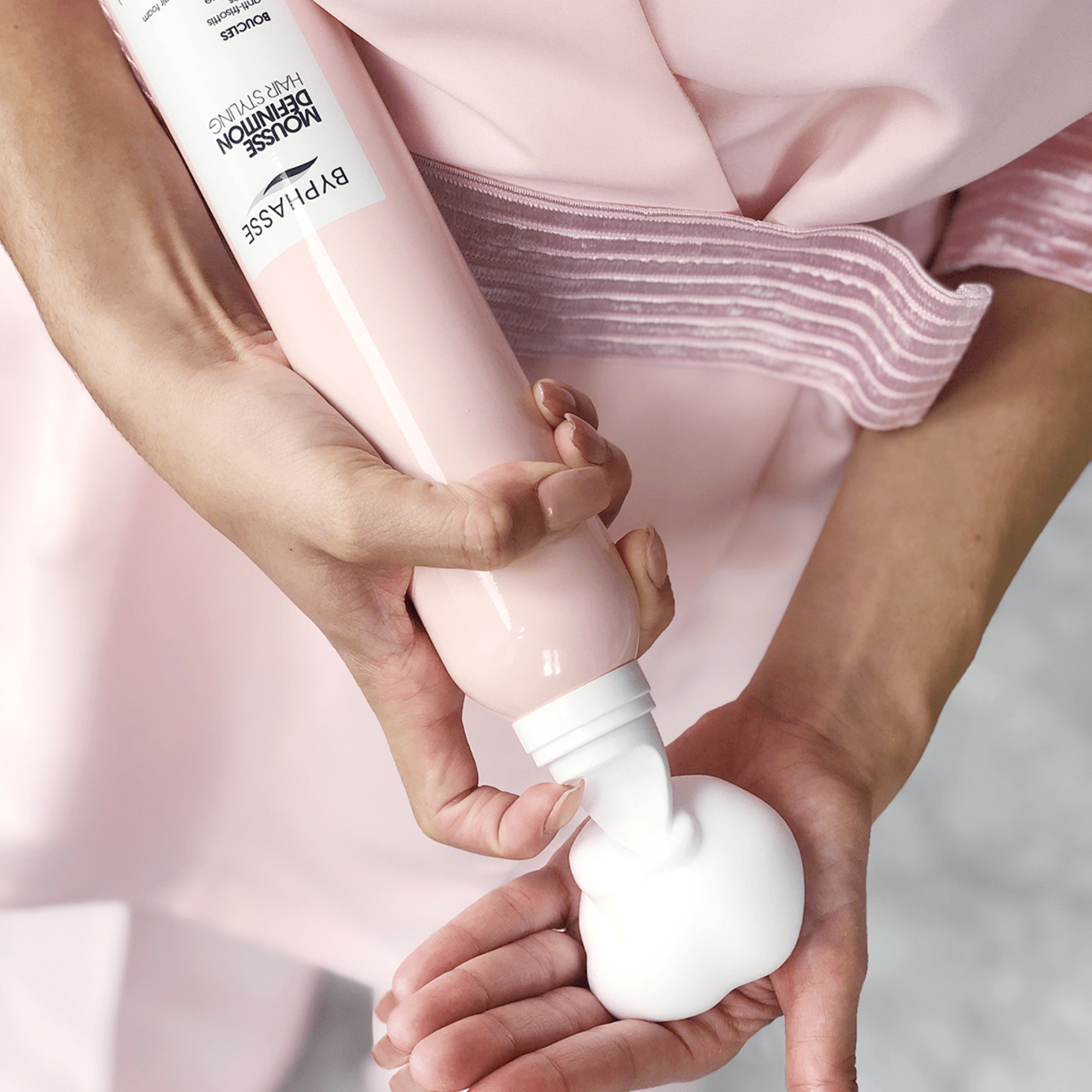 Byphasse Styling Foam Activ Boucles pěna pro vlnité vlasy 300 ml